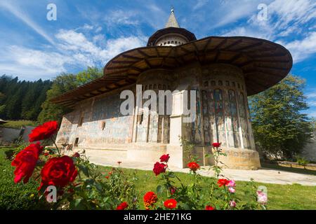 Chiesa dipinta nel monastero di Voronet, Romania Foto Stock