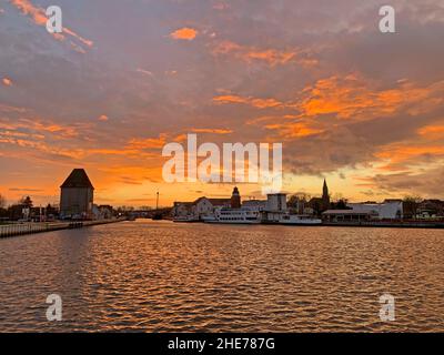 Ueckermünde, Mecklenburg-Vorpommern, Abendstimmung am Hafen Foto Stock