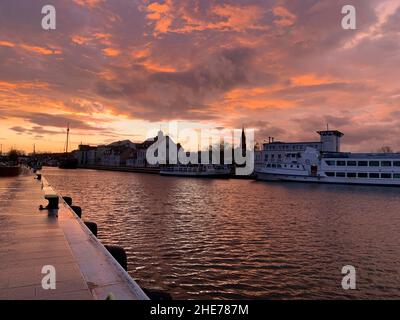 Ueckermünde, Mecklenburg-Vorpommern, Abendstimmung am Hafen Foto Stock