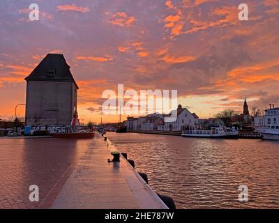 Ueckermünde, Mecklenburg-Vorpommern, Abendstimmung am Hafen Foto Stock