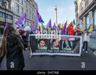 Londra UK 9 gennaio 2022 per memorizzare la triplice uccisione a Parigi, 9 anni fa, di Fidan Dogan, sakine Cansiz e Leyla Saylemez, attivista curdo, presumibilmente a mano dell'Organizzazione nazionale di intelligence della Turchia, I manifestanti hanno marciato a Londra da Trafalgar Square a parliament Square chiedendo giustizia per portare i colpevoli alla giustizia, nessuno è stato accusato degli omicidi .Paul Quezada-Neiman/Alamy Live News Foto Stock