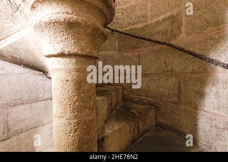 Sevilla, Spagna. Una delle scale a chiocciola che conducono al tetto della Cattedrale Gotica di Santa Maria del See Foto Stock