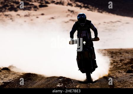 134 Feliu Isaac (spa), Twintrail Racing Team, KTM 450 Rally Replica, Moto, originale Motul, W2RC, in azione durante la tappa 7 del Dakar Rally 2022 tra Riyadh e al Dawadigi, il 9th 2022 gennaio ad al Dawadigi, Arabia Saudita - Foto Florent Gooden / DPPI Foto Stock