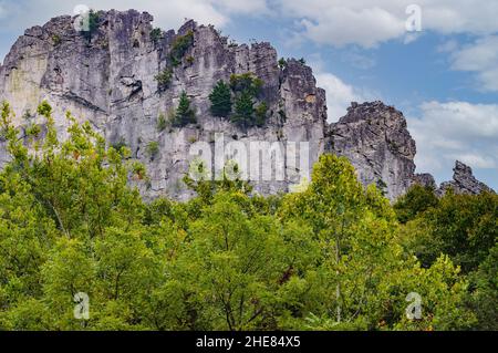 Seneca rocce sono una popolare area di arrampicata in West Virginia una mezza giornata di guida dalle maggiori east coast centri urbani in noi. Foto Stock