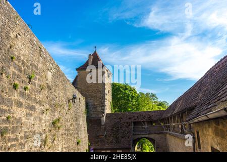 Colpo verticale di un edificio a Burggarten, Rothenburg, Germania Foto Stock