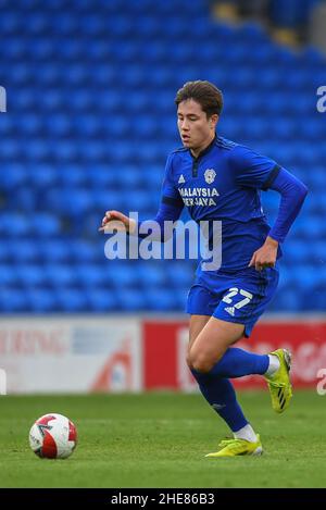 Rubin ColWill n° 27 di Cardiff City in azione durante il gioco Foto Stock