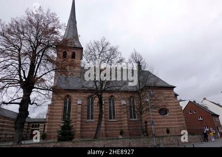 Römisch-katholische Pfarrkirche St. Alban Liblar, Backsteinbau aus dem 17. Jahrhundert, Nordrhein-Westfalen, Germania, Erftstadt Foto Stock