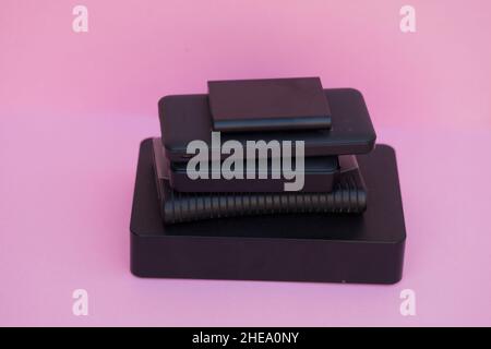 Dischi rigidi impilati l'uno sull'altro Foto Stock