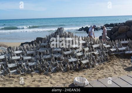 CRAN CANARIA, MELONERAS - 13 NOVEMBRE 2019: Villaggio di Natale di sabbia sulla spiaggia di Cran Canaria a Meloneras Foto Stock