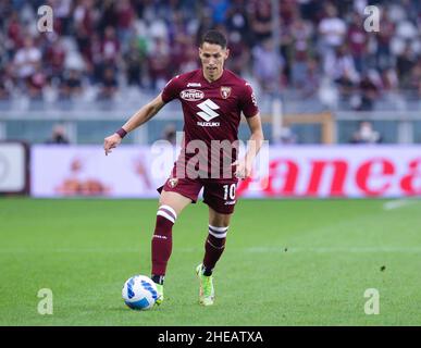 TORINO ITALIA- Ottobre 2 Stadio Olimpico Grande Torino Sasa Lukic in azione durante la Serie A match tra FC Torino e Juventus FC allo Stadio Olim Foto Stock