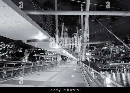 Kurilpa moderno ponte che è un ponte pedonale che attraversa il fiume Brisbane in Brisbane Queensland Australia Foto Stock