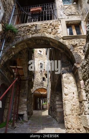 Castelvecchio Calvisio, borgo medievale nel Parco Naturale del Gran Sasso, provincia L Aquila, Abruzzo Foto Stock
