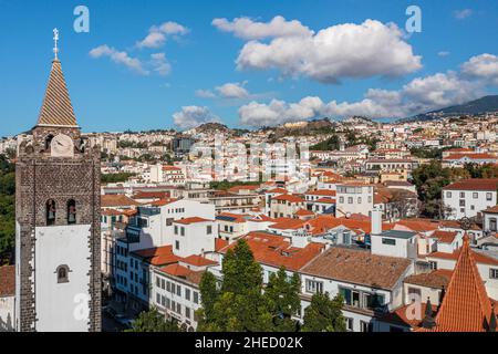 Portogallo, Isola di Madeira, Funchal, Cattedrale di nostra Signora dell'Assunzione (vista aerea) Foto Stock