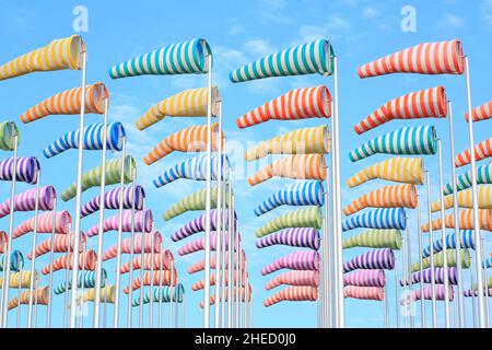 Belgio, Fiandre Occidentali, Nieuwpoort, bocca dello Yser, opera d'arte permanente il vento soffia dove vuole l'artista Daniel Buren installato durante il festival Beaufort 2009 Foto Stock