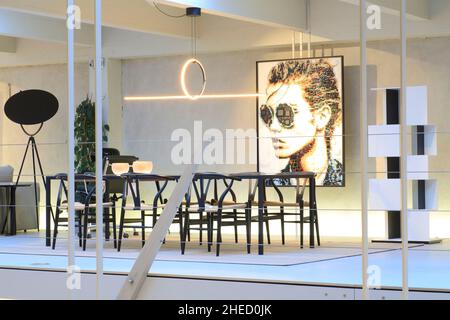 Belgio, Fiandre Occidentali, Ostenda, Design Oostende Showroom, negozio di mobili di design e accessori decorativi Foto Stock