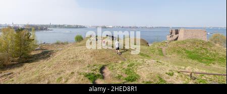 Primavera nella fortezza marina di Suomenlinna, Helsinki, Finlandia Foto Stock