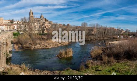 Vista generale della città medievale di Salamanca Foto Stock