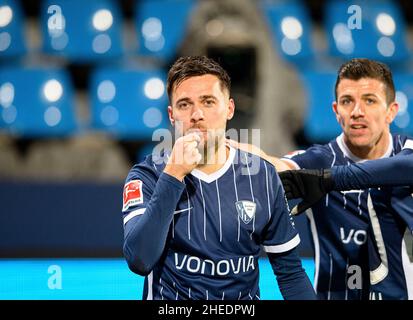 Giubilazione Milos PANTOVIC (BO) dopo il suo obiettivo a 1: 0, gesto, gesto, r. Anthony LOSILLA (BO) Soccer 1st Bundesliga, 18th matchday, VfL Bochum (BO) - VfL Wolfsburg (WOB), il 9th gennaio 2022 a Bochum/Germania. Le normative #DFL vietano l'uso di fotografie come sequenze di immagini e/o quasi-video # Â Foto Stock