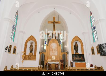 Minsk, Bielorussia. Agosto 2021. L'interno della Chiesa Zolotogorsky della Santissima Trinità di San Rocco Foto Stock