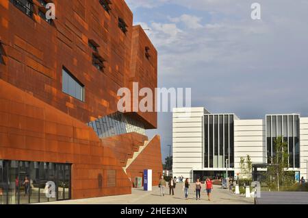 WU (Wirtschaftsuniversität Wien) Università di Economia e Commercio edifici moderni del campus a Vienna Austria. Foto Stock
