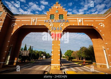 Portale in stile olandese all'ingresso della città di Holambra. Questa è una città tipical costruito i miei immigrati olandesi, São Paulo Estate, Brasile Foto Stock