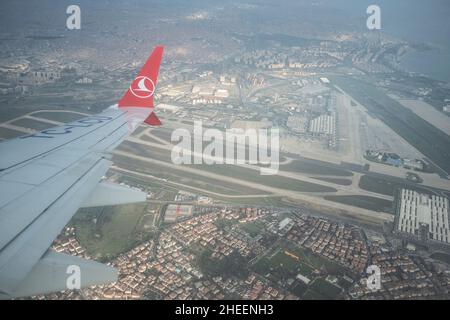 Istanbul, Istanbul, Turchia. 10th Jan 2022. A partire dal 08 aprile 2019, il grande trasferimento dell'aeroporto Ataturk di Istanbul all'aeroporto New Istanbul è completato e l'aeroporto New Istanbul è completamente operativo e l'aeroporto Ataturk è chiuso per tutti i voli internazionali e nazionali. (Credit Image: © Uygar ozel/ZUMA Press Wire) Foto Stock