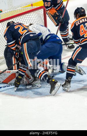 Navetta Abbotsford Canucks dell'Edmonton Oilers Farm Team, The Bakersfield Condors, domenica 9 gennaio 2022 presso l'Abbotsford Centre Foto Stock