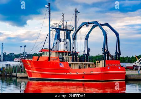 Il vichingo americano, una barca del cuoio capelluto, è ancorato durante la costruzione a Williams Fabrication, 6 gennaio 2022, a Bayou la Batre, Alabama. Foto Stock