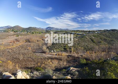 Vista panoramica del parco del fiume San Dieguito, Green Marsh Lake Hodges. Piedras Pintadas Painted Rocks Escursionismo Trail, Escondido California meridionale Stati Uniti Foto Stock