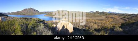 Paesaggio panoramico Panorama San Dieguito River Park Green Marsh Lake Hodges. Piedras Pintadas Painted Rocks Sentiero escursionistico Escondido California meridionale Foto Stock