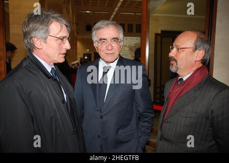 Archivia foto, . 03rd luglio 2019. David Sassoli con Angelo Scelzo e Fabio Zavattaro (Marcellino Radogna/Fotogramma, ROMA - 2012-11-03) ps la foto può essere utilizzata nel rispetto del contesto in cui è stata scattata, E senza l'intento diffamatorio del decoro delle persone rappresentate (FOTO D'ARCHIVIO - 2019-07-03, Marcellino Radogna) ps la foto può essere utilizzata nel rispetto del contesto in cui è stata scattata, e senza l'intento diffamatorio del decoro delle persone rappresentate credito: Agenzia fotografica indipendente/Alamy Live News Foto Stock