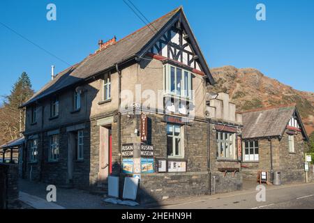 Il Museo Ruskin nel villaggio di Coniston a Furness, Cumbria nel Lake District Foto Stock