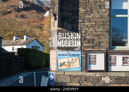 Il Museo Ruskin nel villaggio di Coniston a Furness, Cumbria nel Lake District Foto Stock