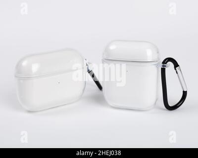 Custodia per cuffie wireless, bianca con gancio a molla Foto Stock