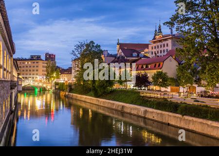 Fiume Ljubljanica a Ljubljana, Slovenia Foto Stock