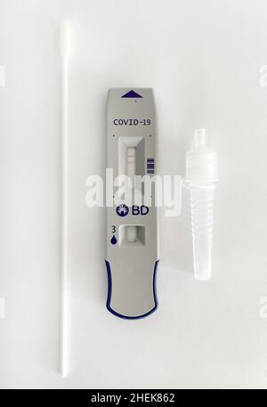 New York, NY, USA. 11th Jan 2022. BD Veritor AT-Home Covid-19 Test, raffigurato come il numero di casi di variante di Covid-19, Omicron, continua ad aumentare in tutti gli Stati Uniti e in Europa il 11 gennaio 2022. Credit: Mpi99/Media Punch/Alamy Live News Foto Stock