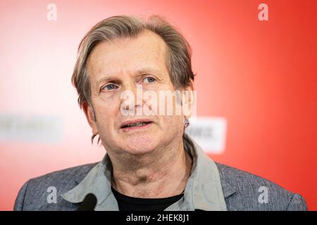 Gerhard Trabert, autore e medico, ha registrato durante la presentazione del candidato di Die LINKE per la carica di Presidente Federale a Berlino, 11th gennaio 2022. Copyright: Florian Gaertner/photothek.de Foto Stock