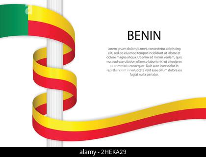 Nastro ondulato su palo con bandiera del Benin. Modello per il design del poster del giorno dell'indipendenza Illustrazione Vettoriale