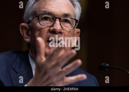 USA. 11th Jan 2022. Jerome H. Powell, nominato Presidente del Consiglio dei Governatori della Federal Reserve, parla durante un'audizione di conferma del Senato Banking, Housing and Urban Affairs a Capitol Hill, a Washington, DC, martedì 11 gennaio, 2022 (Photo by Pool/Sipa USA) Credit: Sipa USA/Alamy Live News Foto Stock