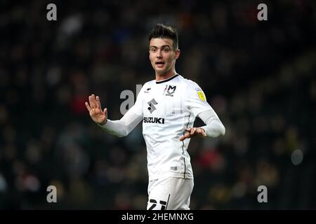 Daniel Harvie di Milton Keynes Dons durante la partita della Sky Bet League One allo Stadio MK di Milton Keynes. Data foto: Martedì 11 gennaio 2022. Foto Stock