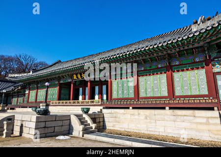 Sala Daejojeon all'interno del Palazzo Changdeokgung durante l'inverno a Seoul, Corea del Sud. Foto Stock