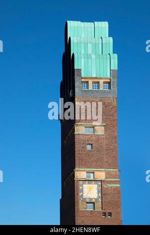 Torre di matrimonio a Darmstadt, Hessen, Germania con cielo blu Foto Stock