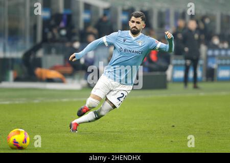 9 gennaio 2022, Milano, Italia: Italia, Milano, 9 2022 gennaio: Elseid Hysaj (difensore laziale) premente in prima corte nella seconda metà durante la partita di calcio FC INTER vs SS LAZIO, Serie A 2021-2022 day21, Stadio San Siro (Credit Image: © Fabrizio Andrea Bertani/Pacific Press via ZUMA Press Wire) Foto Stock