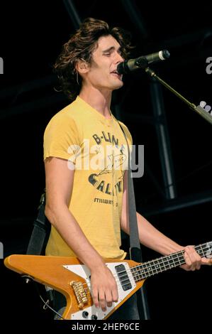 Tyson Ritter - The All-American Rejects, V2004, Hylands Park, Chelmsford, Essex, Regno Unito - 20 agosto 2004 Foto Stock