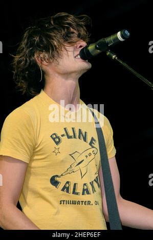 Tyson Ritter - The All-American Rejects, V2004, Hylands Park, Chelmsford, Essex, Regno Unito - 20 agosto 2004 Foto Stock