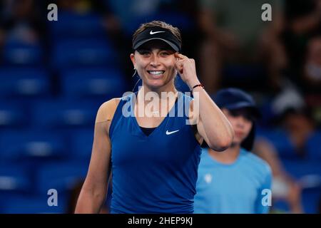 Sydney, Australia. 12th Jan 2022. Paula Badosa di Spagna punta alla sua testa dopo aver sconfitto Ajla Tomljanovic of Australia durante il round 2 del Sydney Tennis Classic 2022 al Sydney Olympic Park Tennis Center di Sydney, Australia, il 12 gennaio 2022. Foto di Peter Dovgan. Solo per uso editoriale, licenza richiesta per uso commerciale. Nessun utilizzo nelle scommesse, nei giochi o nelle pubblicazioni di un singolo club/campionato/giocatore. Credit: UK Sports Pics Ltd/Alamy Live News Foto Stock