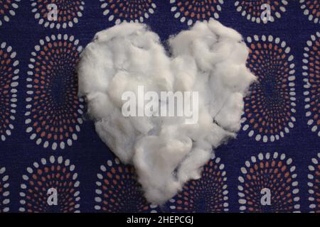 Un cuore bianco morbido per San Valentino Foto Stock