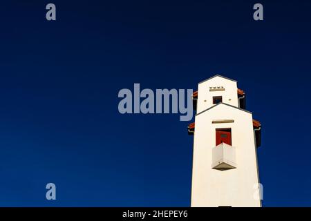 Faro doppio, phare, di André Pavlovsky a Ciboure e Saint Jean de Luz nei Paesi Baschi francesi, Pirinei Atlantique, costruito nel 1936. Foto Stock