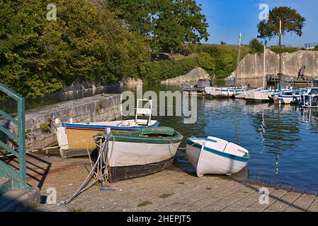 Marina a le Chateau d’Oleron, situato sull’isola di Oleron nel dipartimento Charente-Maritime nella Francia sud-occidentale. Foto Stock