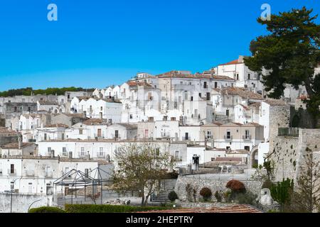 Vista panoramica a Monte Sant'Angelo, antico borgo della provincia di Foggia, Puglia, Italia, Europa Foto Stock